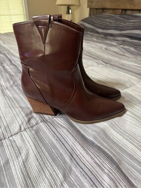 Women's Dark Brown Pointed Toe Western Ankle Booties